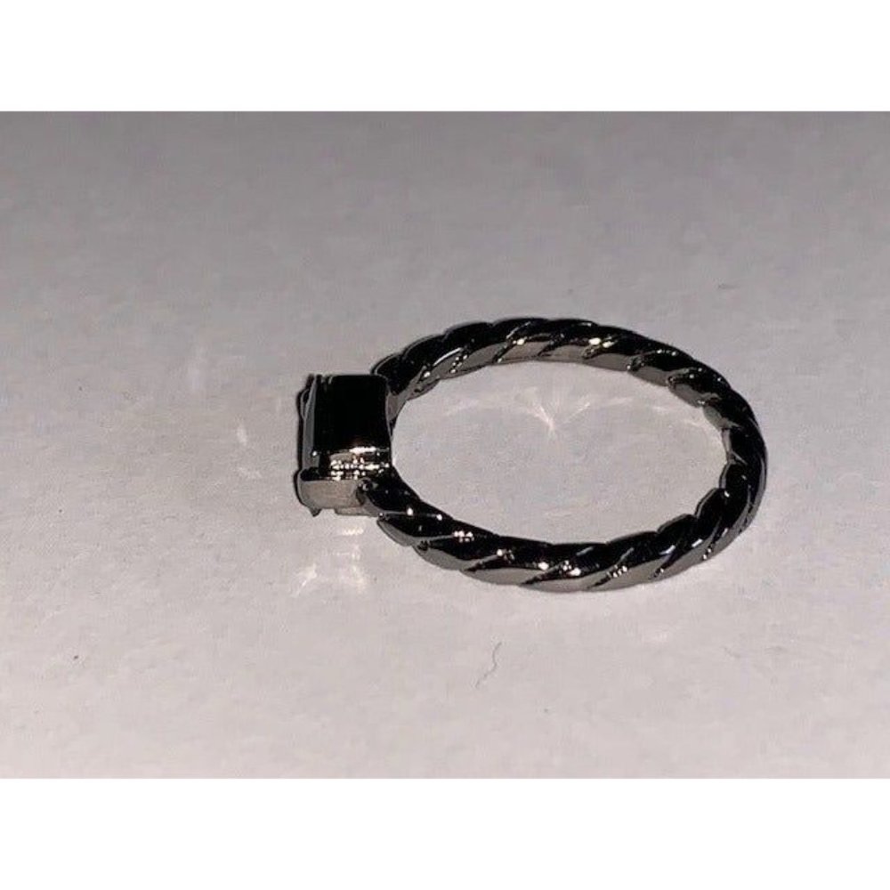 Beautiful ring Silver tone ring size 5 - Picture 2 of 5